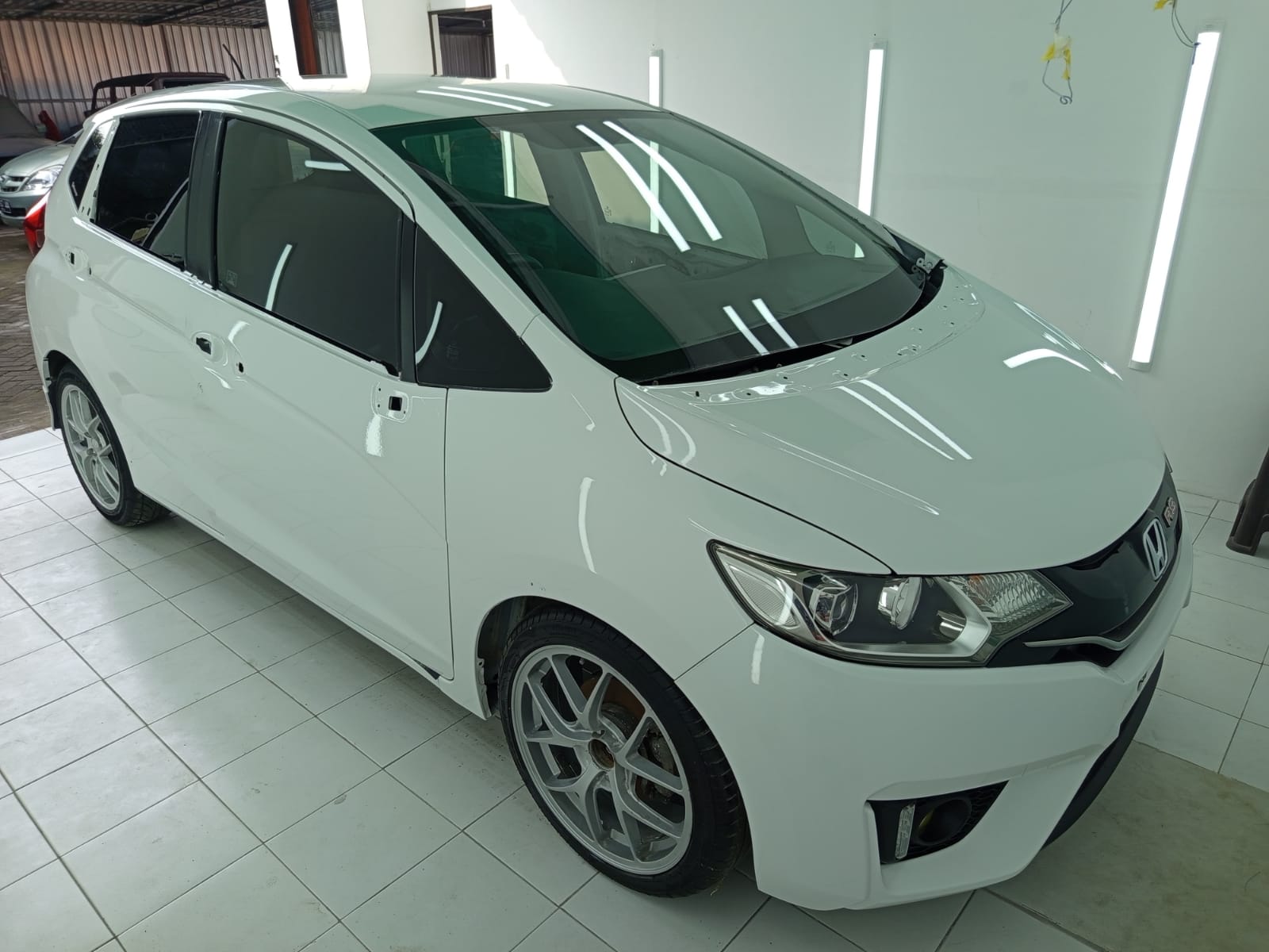 Pengecatan Total Honda Jazz